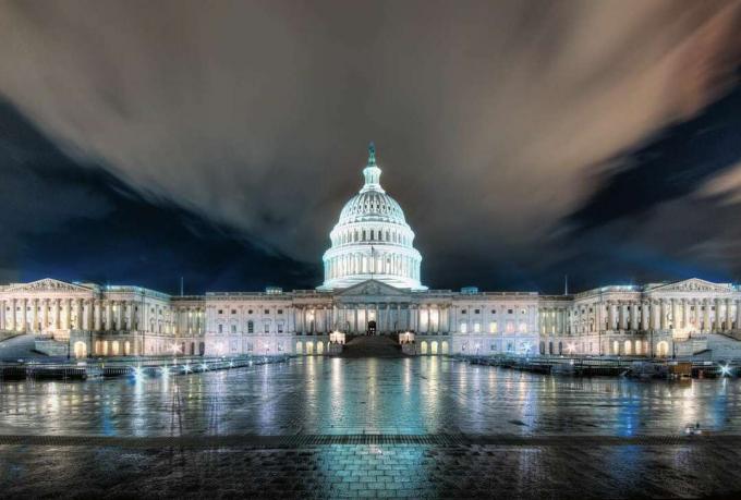 Zgrada Kapitola Washington DC zarobljena noću