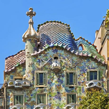 Šarena Casa Batlló Antoni Gaudí iz Barcelone, Španjolska