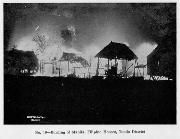 Noćni pogled na paljenje Manile, a filipinske kuće gore u plamenu