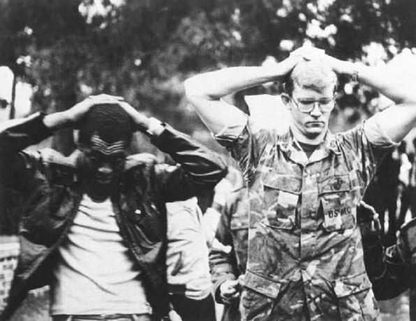 Dva američka taoca u Iranu, talačka kriza, 4. studenog 1979
