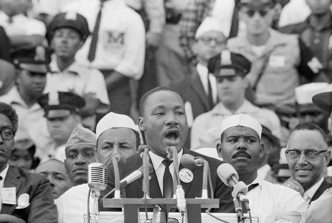 Dr. Martin Luther King mlađi održava svoj poznati govor "Imam san" ispred Lincolnovog memorijala tijekom Marša slobode u Washingtonu 1963. godine.