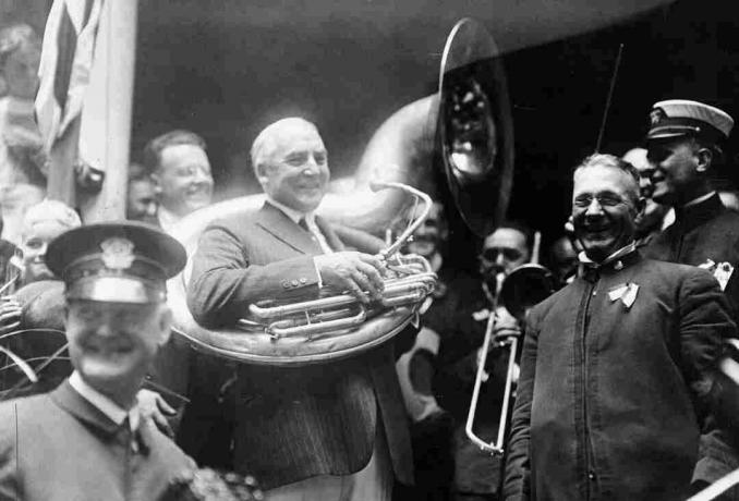 Warren Harding pozirao je s glazbenicima 1920. godine