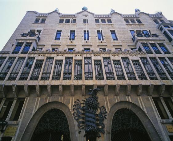 Prednja fasada Palau Güell, ili Guell Palace Antoni Gaudí u Barceloni, Španjolska