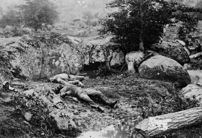 fotografije mrtvih konfederata u blizini Malog okruglog vrha