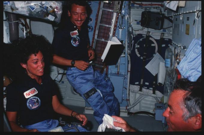 Astronaut Judith Resnik na brodu Discovery.