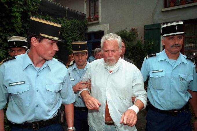 Ira Einhorn privedena je u policiju u 20 sati nakon najave njegova izručenja.