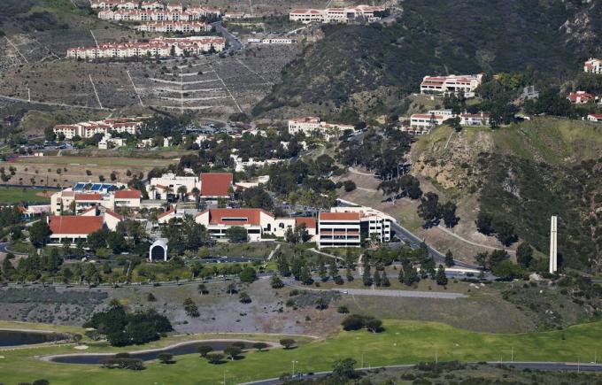 Pogled iz zraka na sveučilišni kampus Pepperdine, Malibu, Kalifornija
