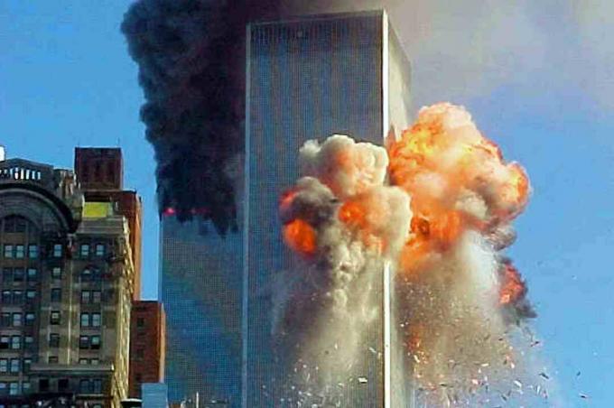 Blizanci kule Aflame 11. rujna 2001. godine
