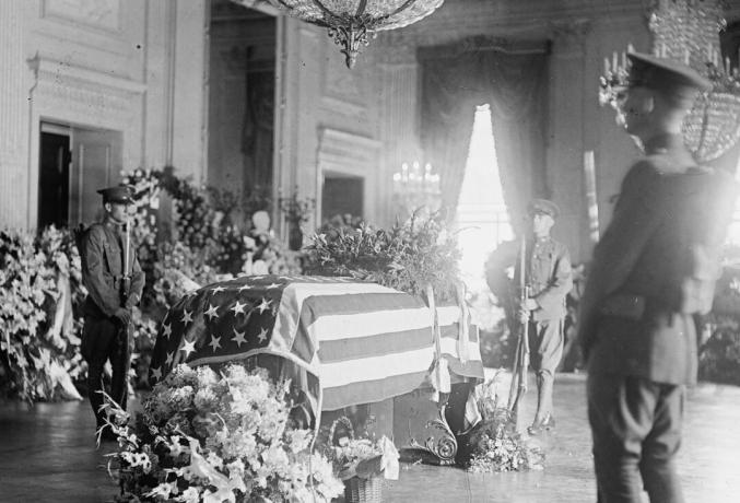 Kovčeg predsjednika Hardinga u Bijeloj kući